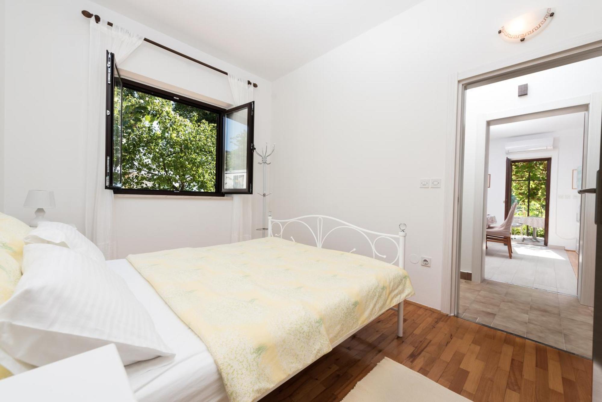 Apartments With A Parking Space Icici, Opatija - 14155 Rum bild